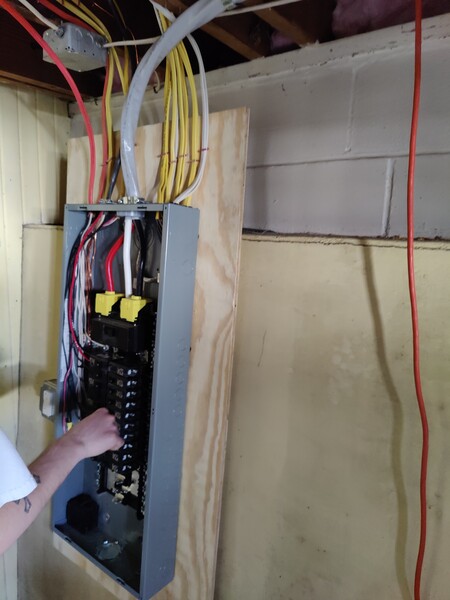 Electrician in Columbus, OH (7)